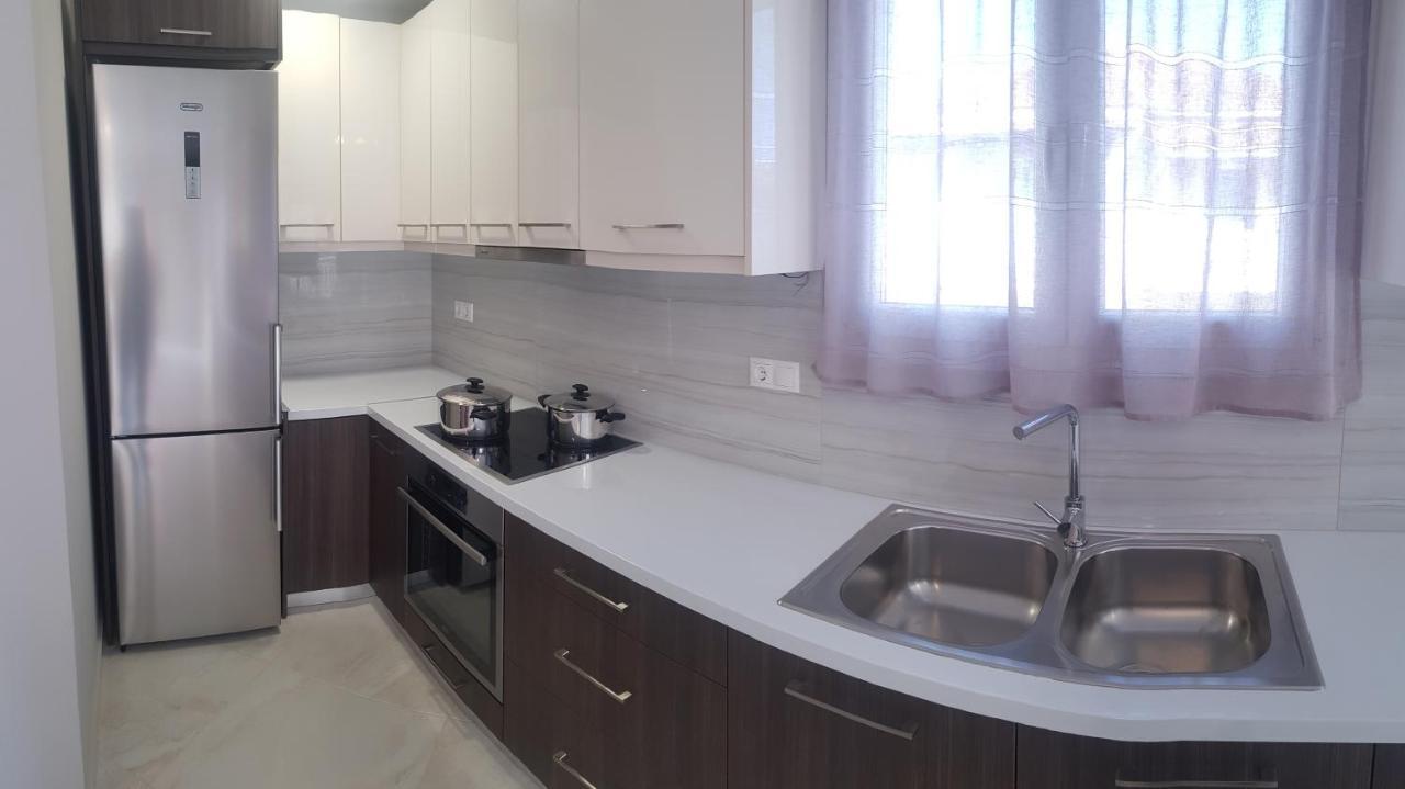 Harry'S Apartment Лефкими Екстериор снимка