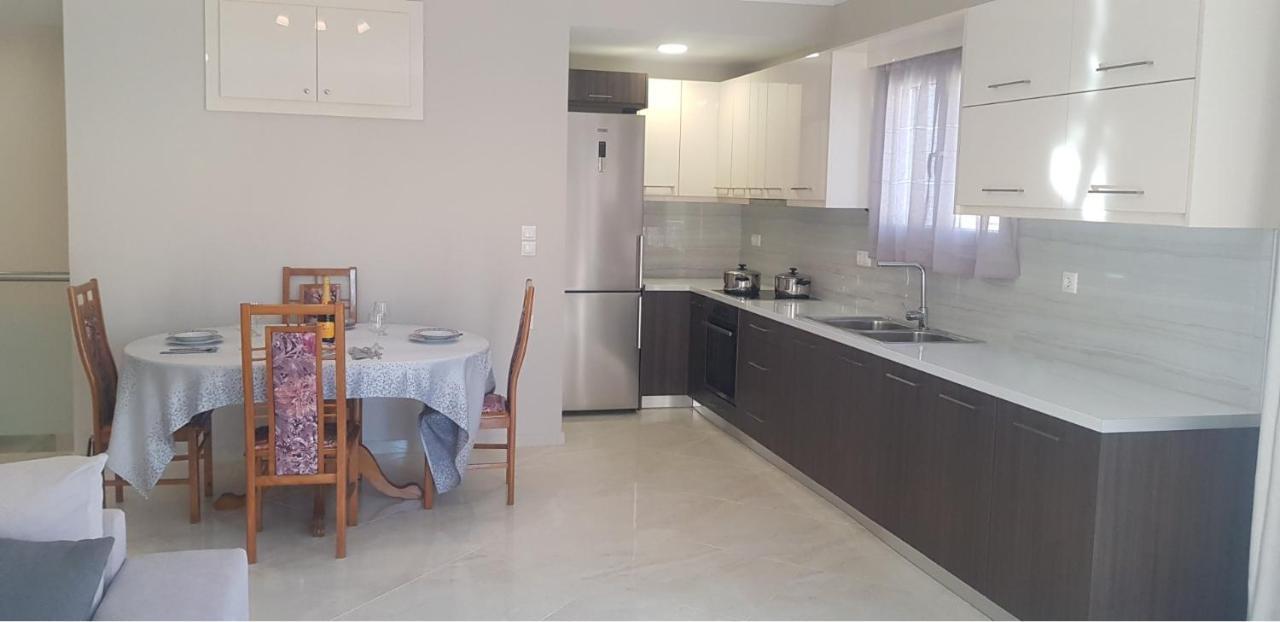 Harry'S Apartment Лефкими Екстериор снимка