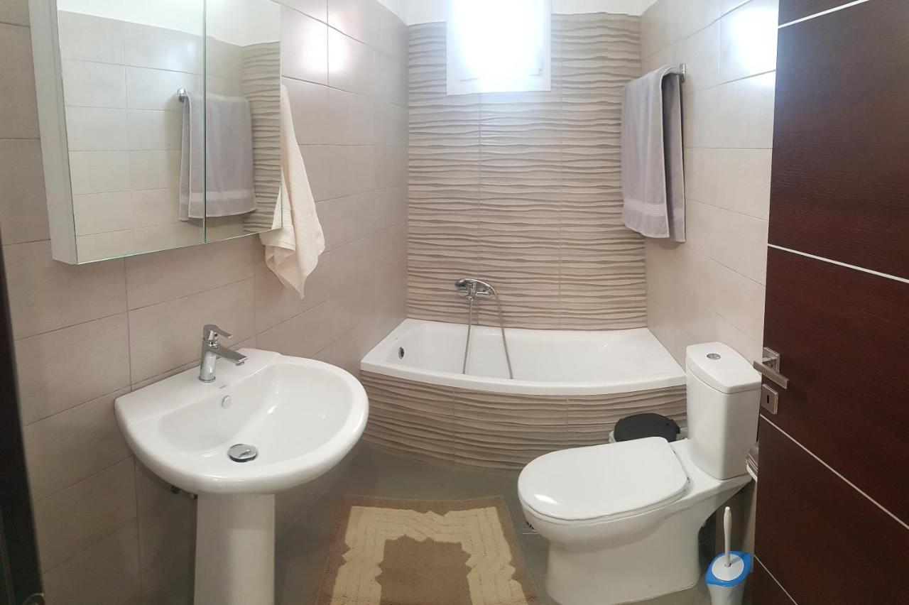 Harry'S Apartment Лефкими Екстериор снимка
